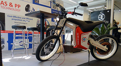 Электровелосипед с асинхронным мотор-колесом Дуюнова на выставке в Монако